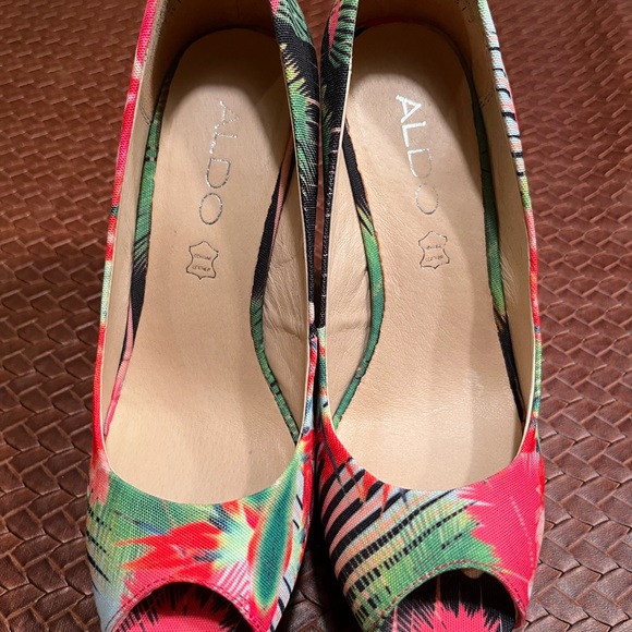 Colorful Aldo Platform Peep-Toe Heels - Picture 9 of 9